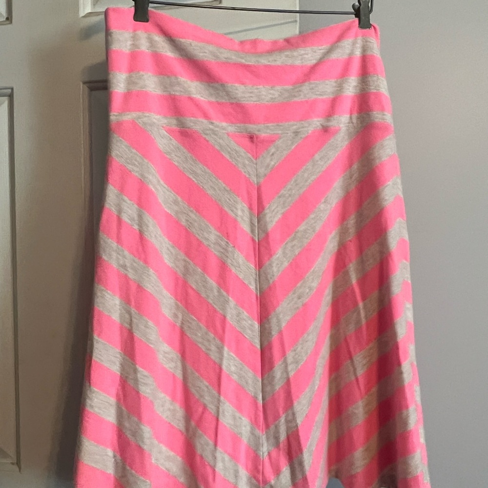 Old Navy Summer Skirt - XL Barbie pink!! 🩷